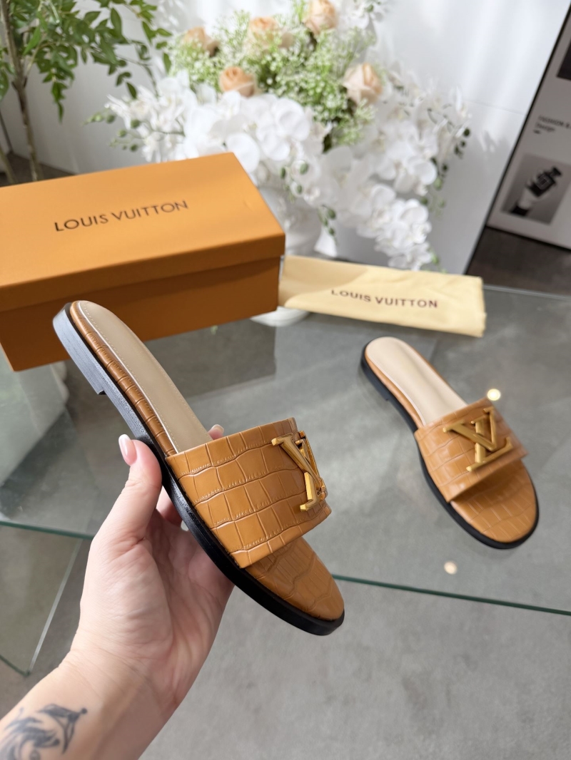 l0vis Vvtt0n slippers